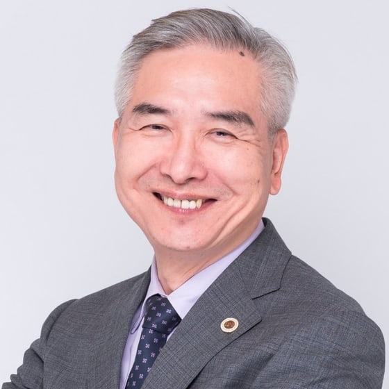 邱立基